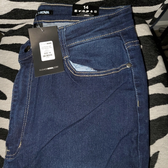 Jeans - Picture 3 of 3